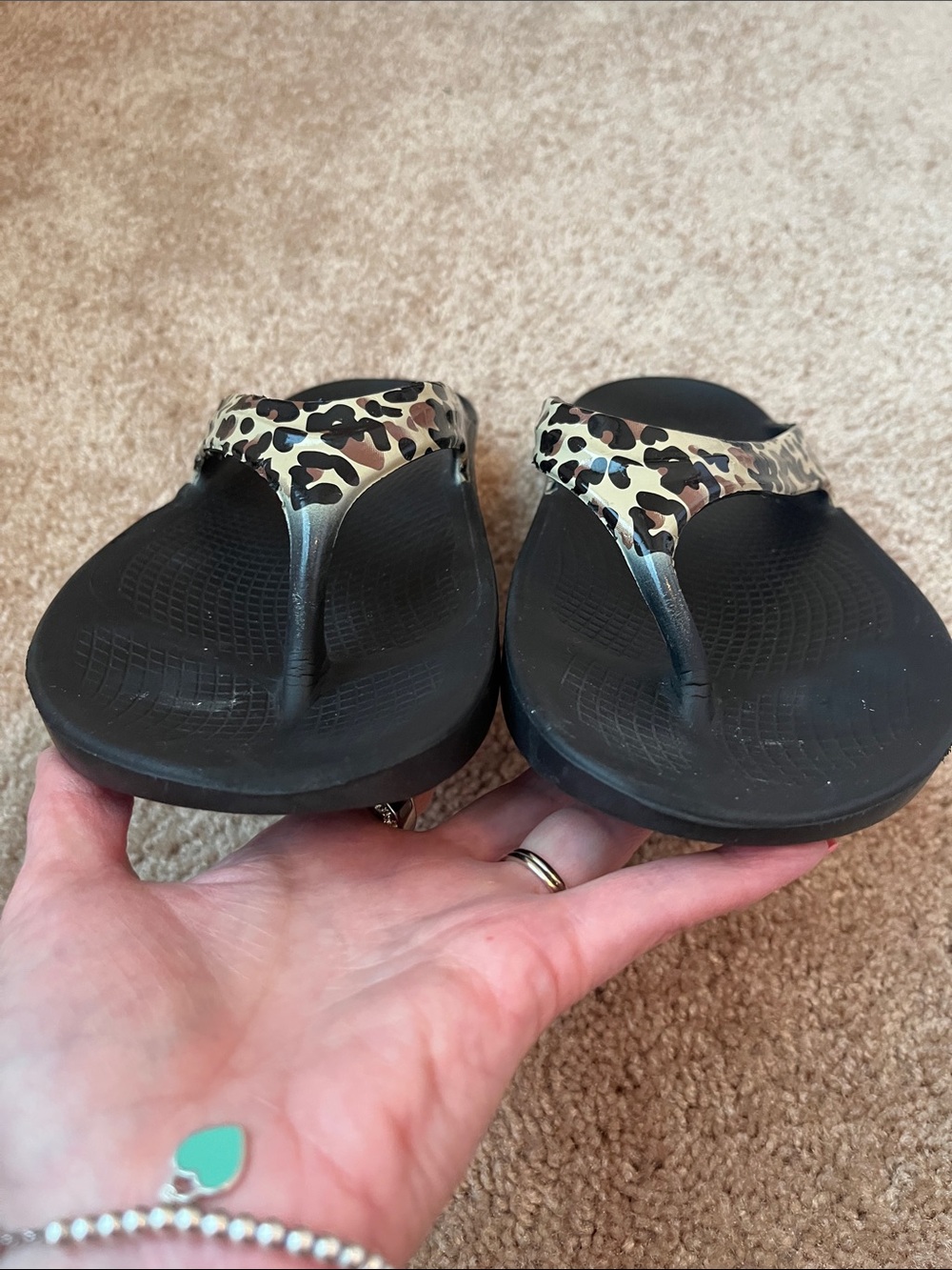OOFOS Leopard Flip Flops - Picture 3 of 6